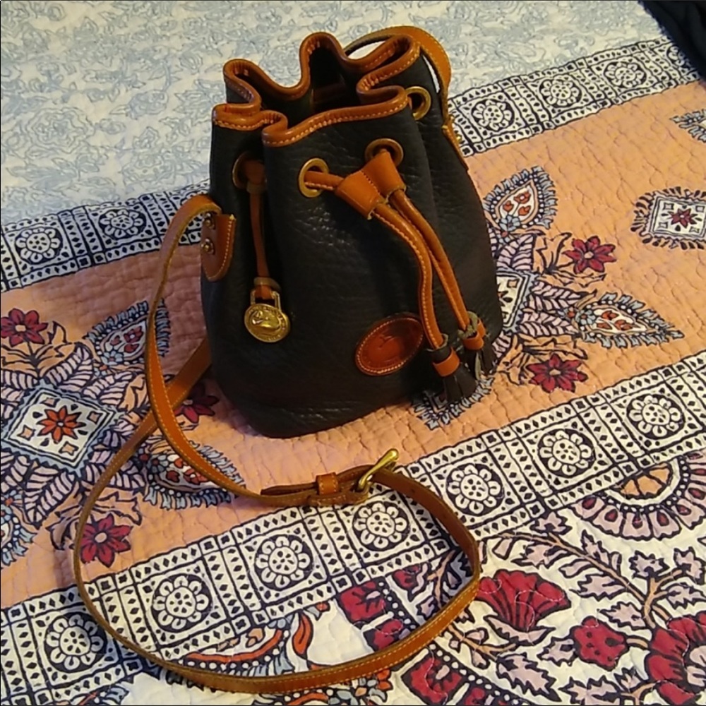 Dooney & Bourke small bucket bag